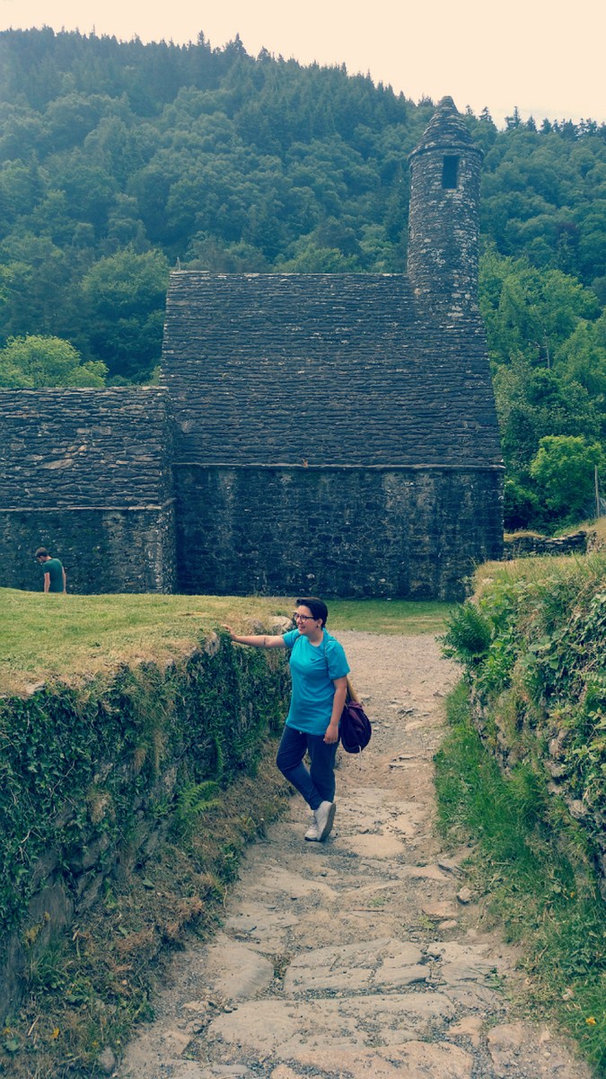 Copia de in the Glendalough Monastic City [1600x1200]